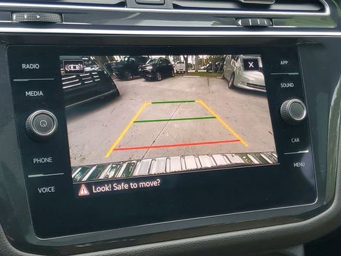 Used 2024 Volkswagen Tiguan SE R-Line FWD image 27