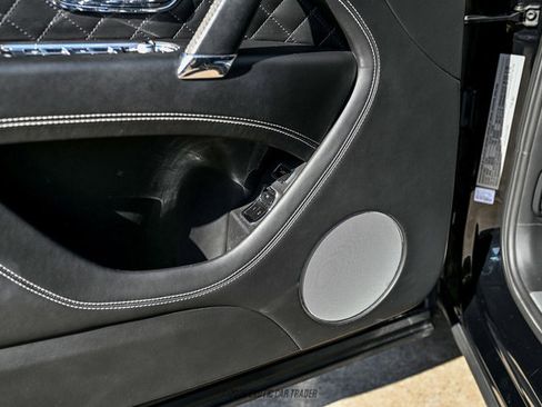 Used 2018 Bentley Bentayga image 37