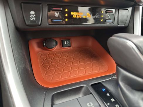 Used 2019 Toyota RAV4 Adventure image 21