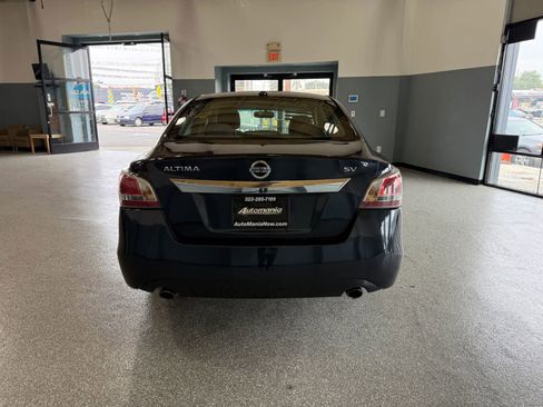 Used 2015 Nissan Altima 2.5 SV w/ Convenience Package image 6