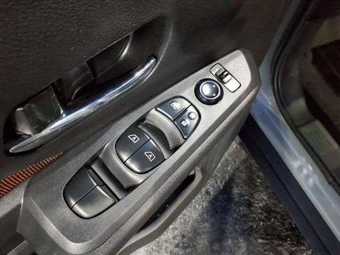 Used 2023 Nissan Kicks SR w/ Interior Electronics Package image 21