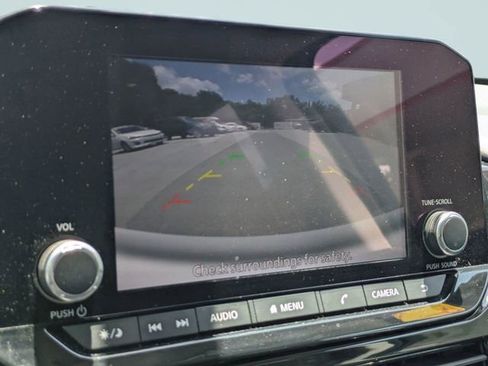 Used 2025 Nissan Pathfinder SV FWD image 25