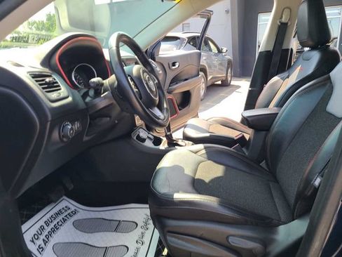 Used 2019 Jeep Compass Trailhawk AWD/4WD image 17