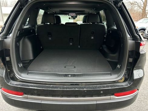 New 2026 Jeep Grand Cherokee Altitude image 25