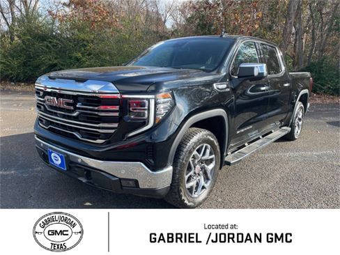Used 2023 GMC Sierra 1500 SLT image 1