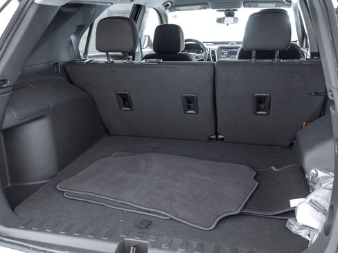 Used 2024 Chevrolet Equinox LT FWD image 37