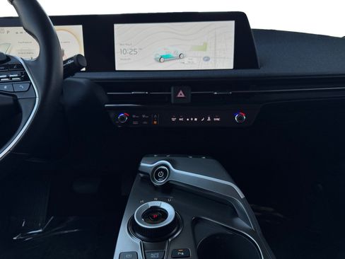 Used 2023 Kia EV6 Wind RWD image 11