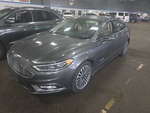Used 2018 Ford Fusion Titanium FWD image 2