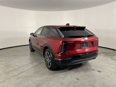 Used 2025 Cadillac Optiq Sport 1 AWD/4WD image 6
