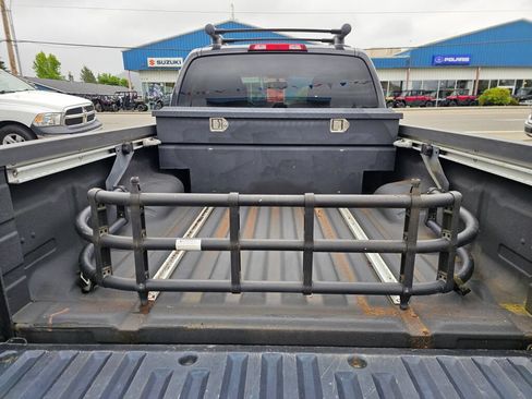 Used 2010 Nissan Frontier LE w/ LE Value Truck Pkg AWD/4WD image 19
