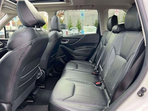 Used 2022 Subaru Forester Touring image 11