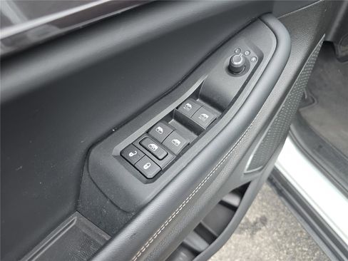 Used 2022 Jeep Grand Cherokee L Laredo AWD/4WD image 19