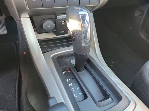 Used 2010 Ford Focus SES image 26