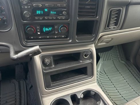 Used 2004 Chevrolet Tahoe Z71 w/ Z71 Preferred Equipment Group image 16