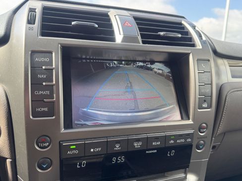 Used 2014 Lexus GX 460 w/ Premium Package AWD/4WD image 26