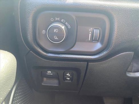 Used 2020 RAM 1500 Big Horn AWD/4WD image 16