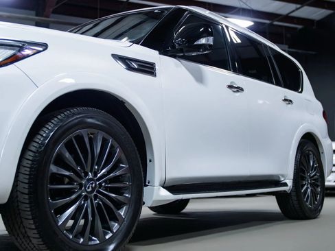 Used 2022 INFINITI QX80 Sensory w/ All-Season Package image 6