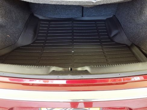 Used 2018 Chrysler 300 Limited w/ Safetytec Plus Group RWD image 9
