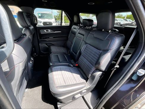 Certified 2025 Ford Explorer ST-Line w/ ST-Line Street Pack AWD/4WD image 24