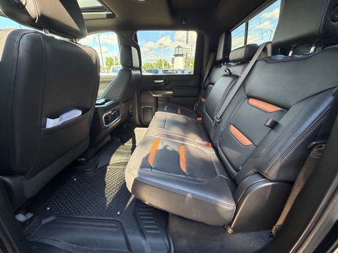 Used 2022 GMC Sierra 2500 AT4 w/ AT4 Premium Plus Package AWD/4WD image 5