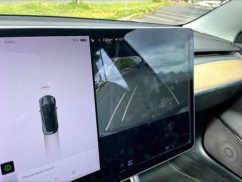 Used 2018 Tesla Model 3 Long Range RWD image 23