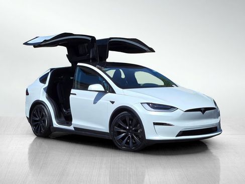 Used 2023 Tesla Model X AWD/4WD image 3