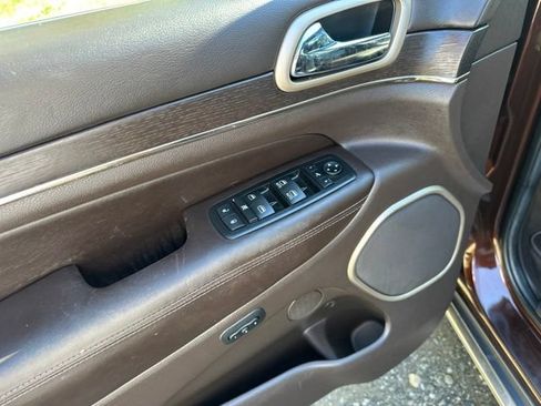 Used 2014 Jeep Grand Cherokee Summit AWD/4WD image 11
