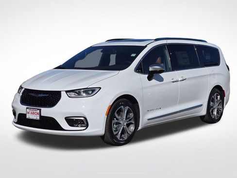 New 2026 Chrysler Pacifica Pinnacle image 2