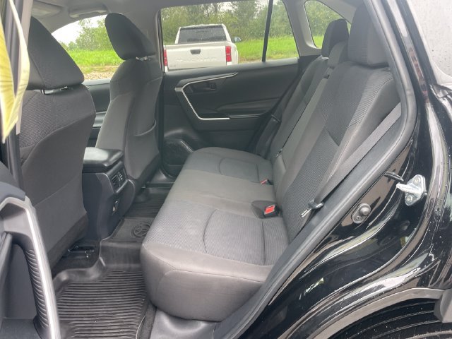 Used 2025 Toyota RAV4 LE AWD/4WD image 28