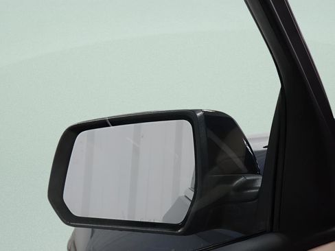 Used 2023 Chevrolet Traverse LS FWD image 22