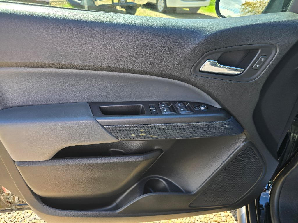 Used 2020 Chevrolet Colorado Z71 AWD/4WD image 8
