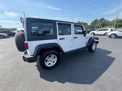 Used 2015 Jeep Wrangler Unlimited Sport w/ Connectivity Group AWD/4WD image 7
