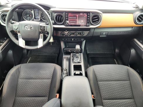 Used 2020 Toyota Tacoma SR5 w/ Technology Package AWD/4WD image 29