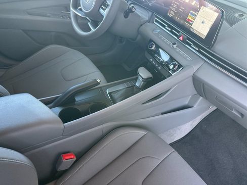 Certified 2024 Hyundai Elantra SEL FWD image 15
