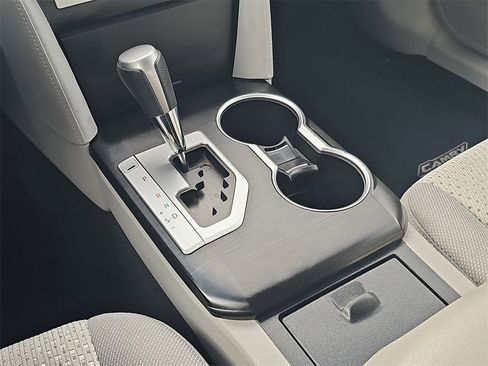 Used 2012 Toyota Camry LE image 22