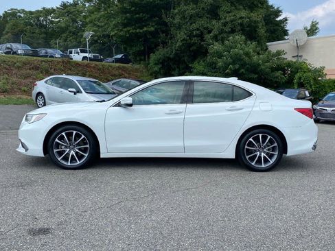 Used 2018 Acura TLX image 2