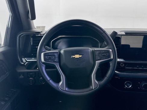 Used 2024 Chevrolet Silverado 1500 LT image 17