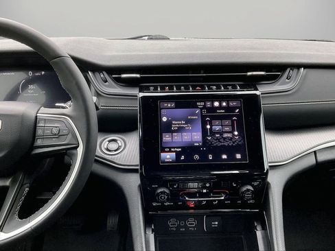 Certified 2023 Jeep Grand Cherokee L Laredo AWD/4WD image 13