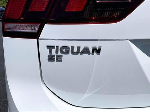 Used 2021 Volkswagen Tiguan SE AWD/4WD image 9