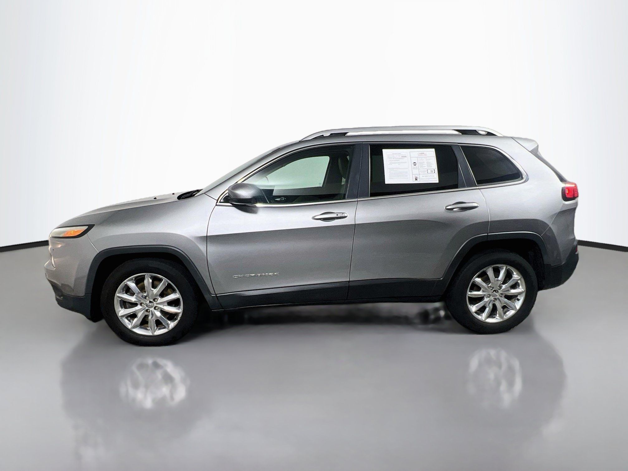 Used 2016 Jeep Cherokee Limited FWD image 9