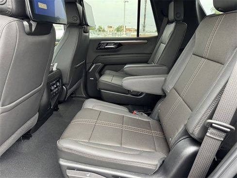 Used 2025 Chevrolet Tahoe High Country image 12