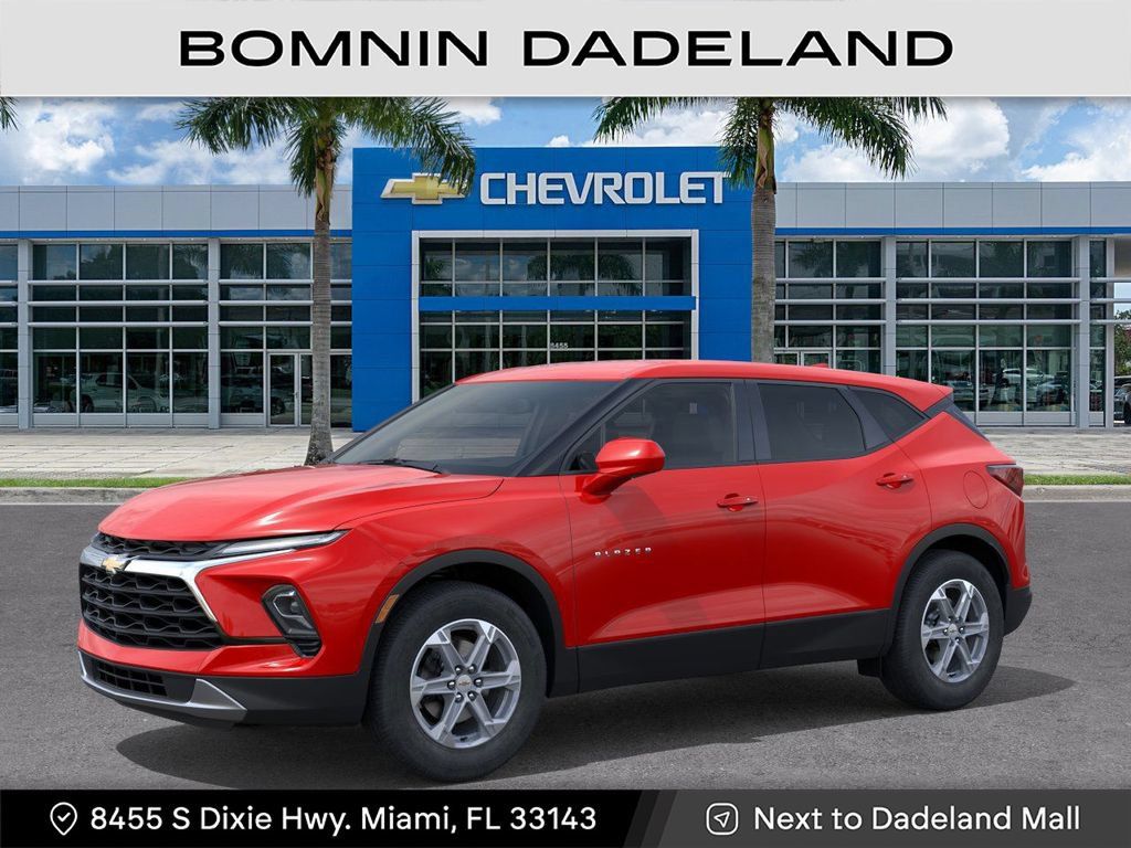 New 2025 Chevrolet Blazer LT FWD image 3