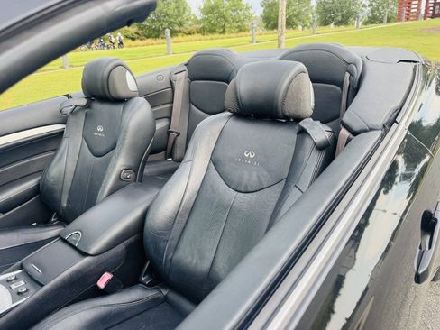 Used 2013 INFINITI G37 Convertible w/ Premium Pkg RWD image 9