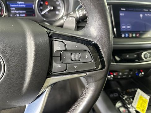 Used 2023 Buick Enclave Essence image 16