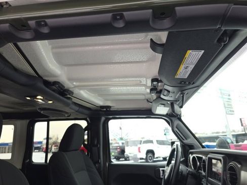 Used 2020 Jeep Wrangler Unlimited Sport S image 35