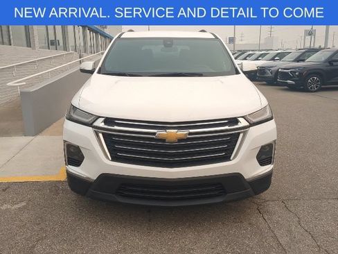 Used 2023 Chevrolet Traverse LT FWD image 11