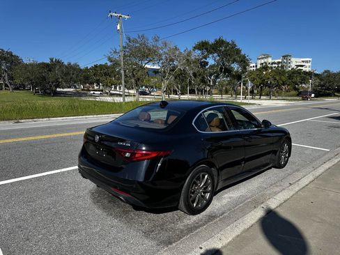 Used 2019 Alfa Romeo Giulia AWD image 14