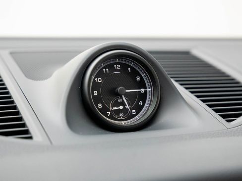 Certified 2026 Porsche Macan image 29