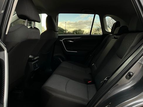 Used 2025 Toyota RAV4 XLE image 12