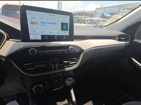 Used 2021 Ford Escape SE FWD image 7